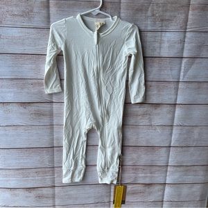 White Kyte 18-24 months zip sleeper NWT